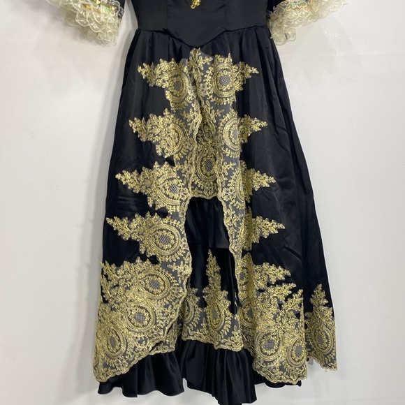 Elegant Black and Gold Women's Dress - Picture 6 of 10